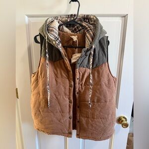 NWT Hem & Thread Hooded Puffer Color Block Western Style Vest Large